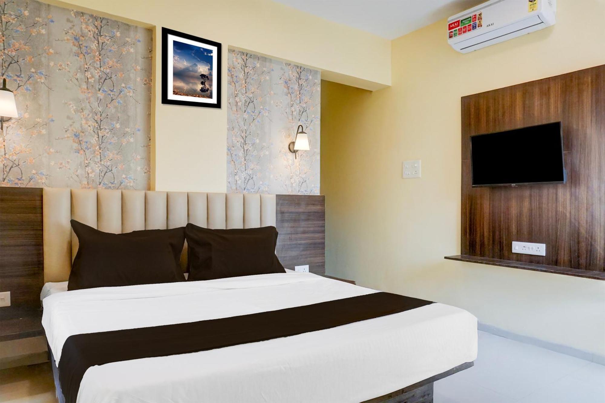 Super Collection O Veerbhadra Nagar Baner Hotel Meribel Village Luaran gambar
