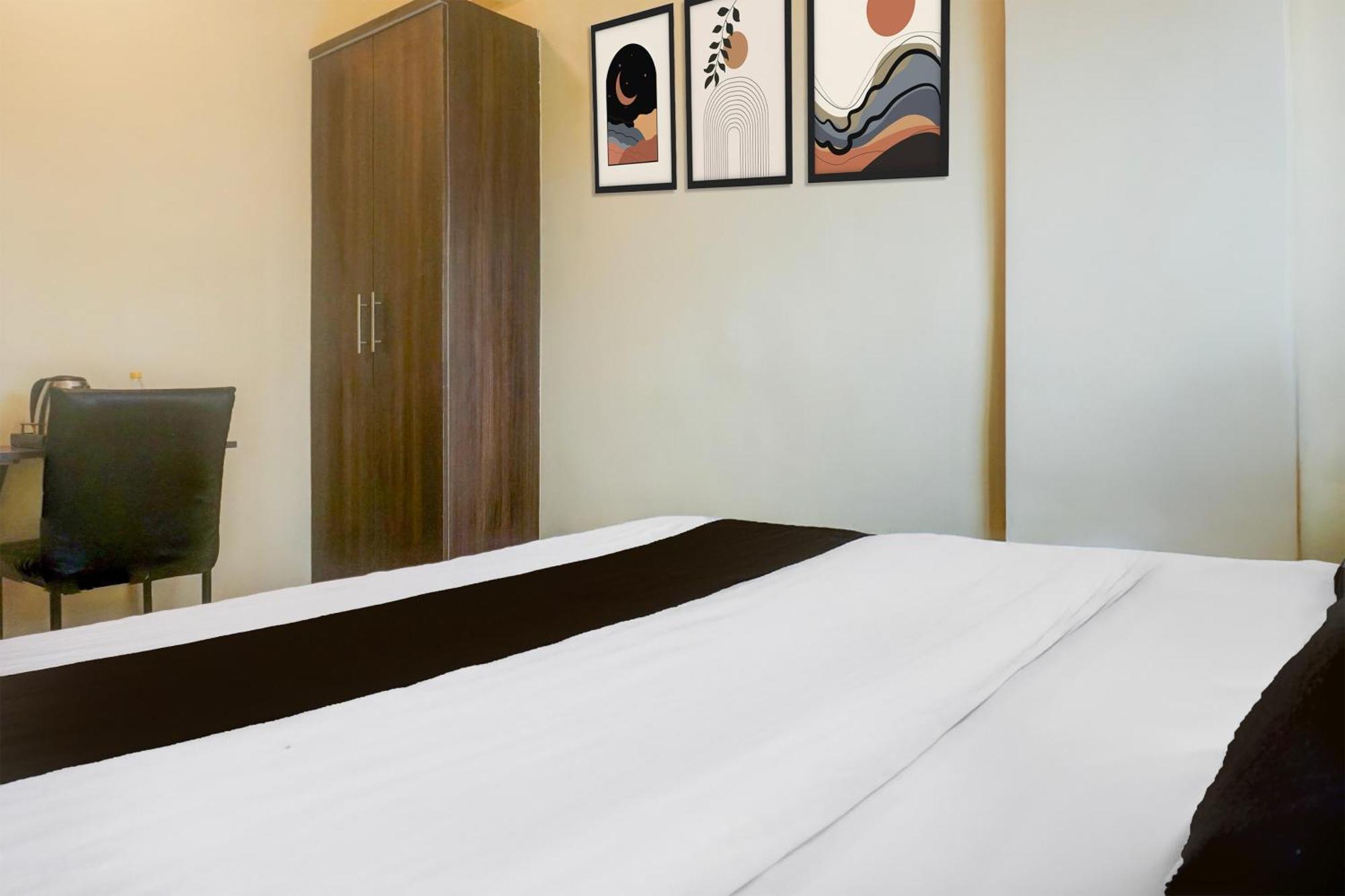 Super Collection O Veerbhadra Nagar Baner Hotel Meribel Village Luaran gambar