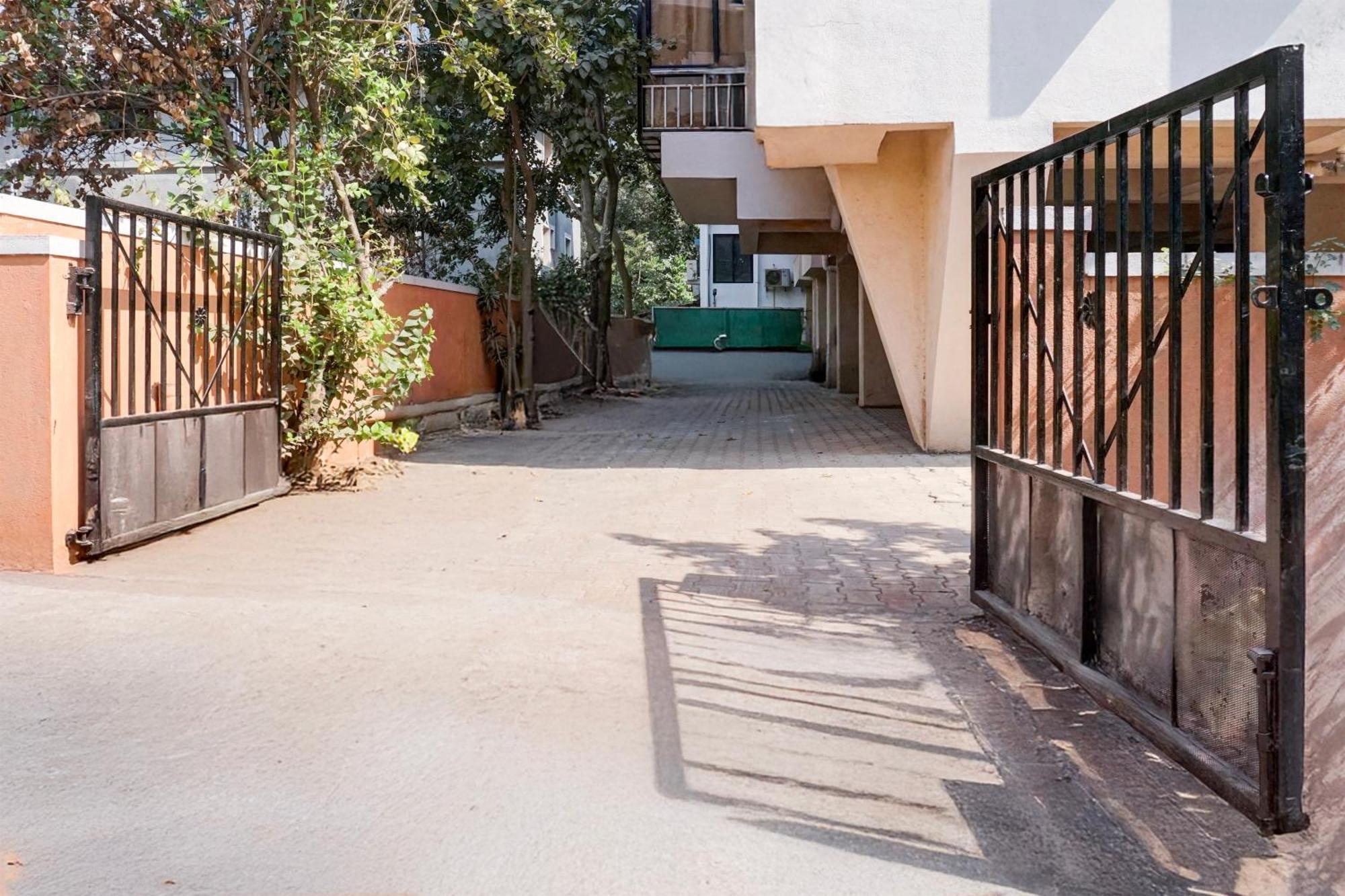 Super Collection O Veerbhadra Nagar Baner Hotel Meribel Village Luaran gambar