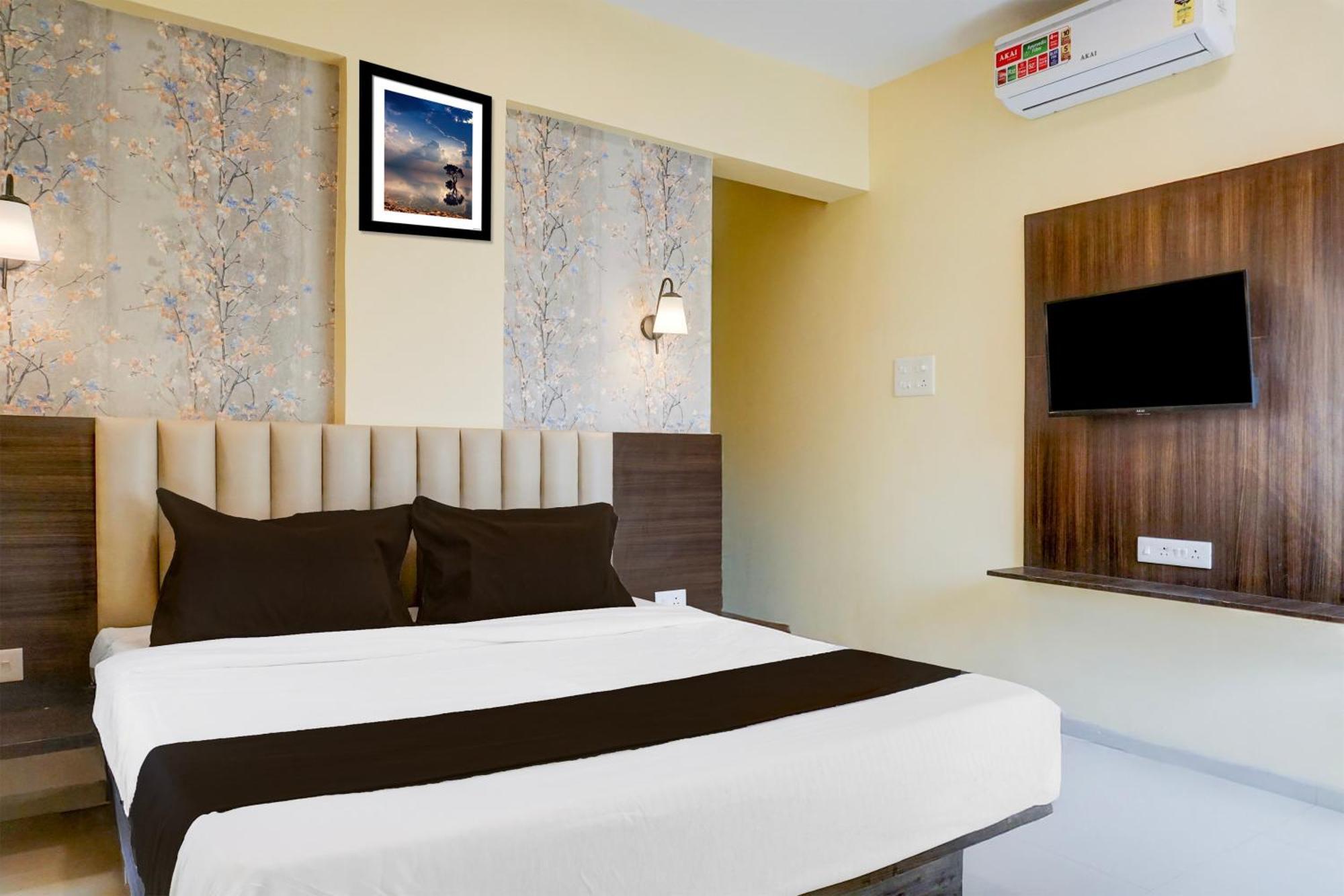 Super Collection O Veerbhadra Nagar Baner Hotel Meribel Village Luaran gambar